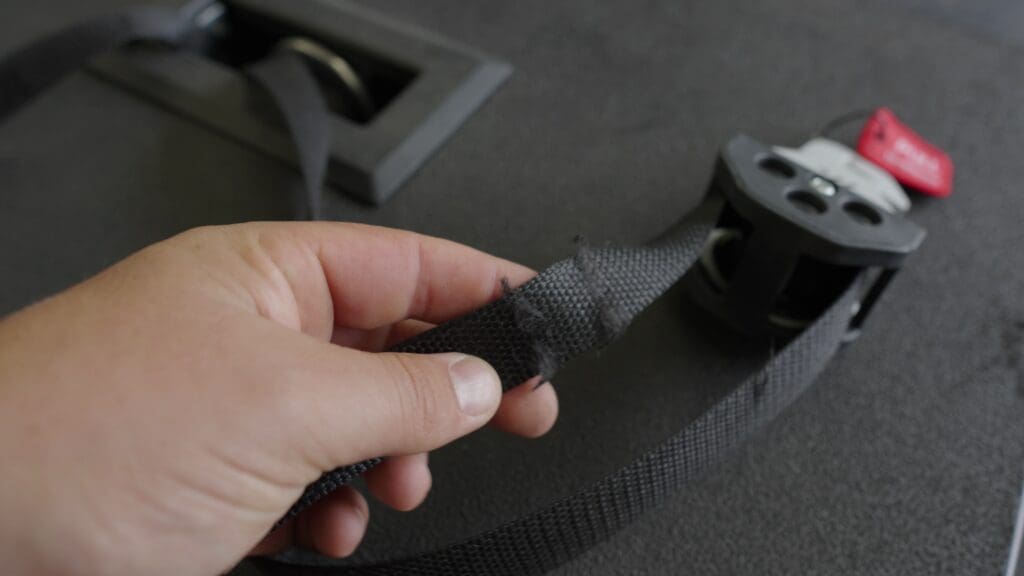 ExxentrickBoxV5 strapfraying