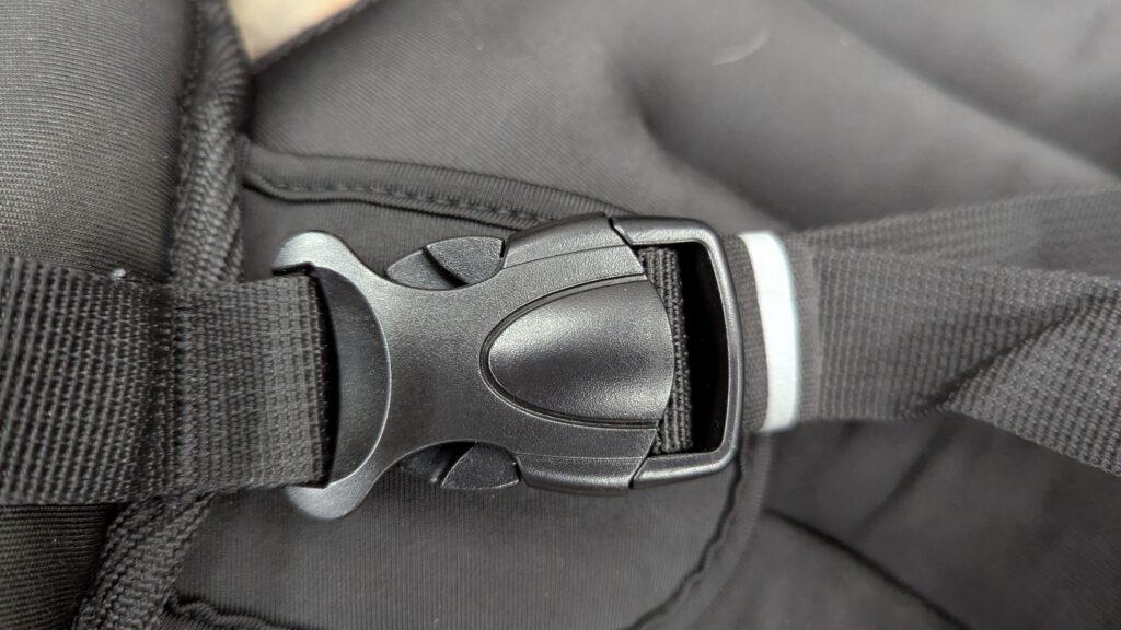ZELUS Weighted Vest Review - Solid Rucking Alternative Under $100 5 ZELUSWeightedVest Buckle